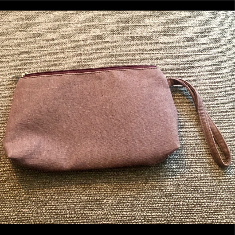 Beautiful embroidered canvas wristlet - Picture 3 of 4